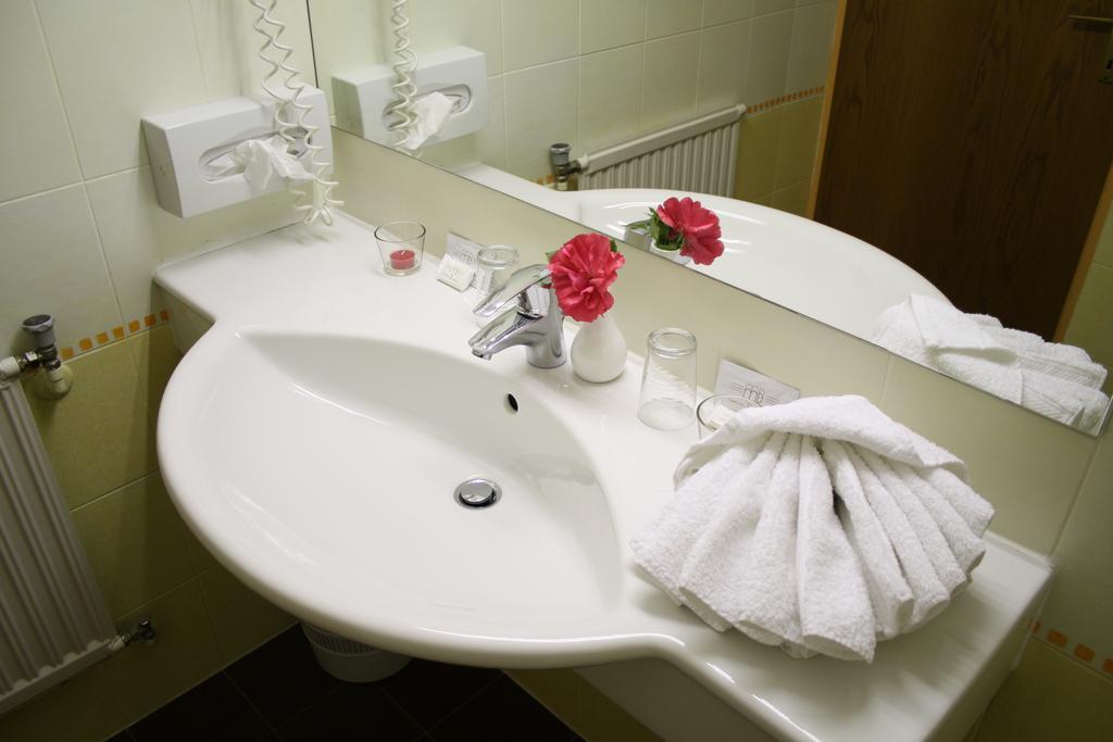Vitalhotel Sonnblick Villach Quarto foto